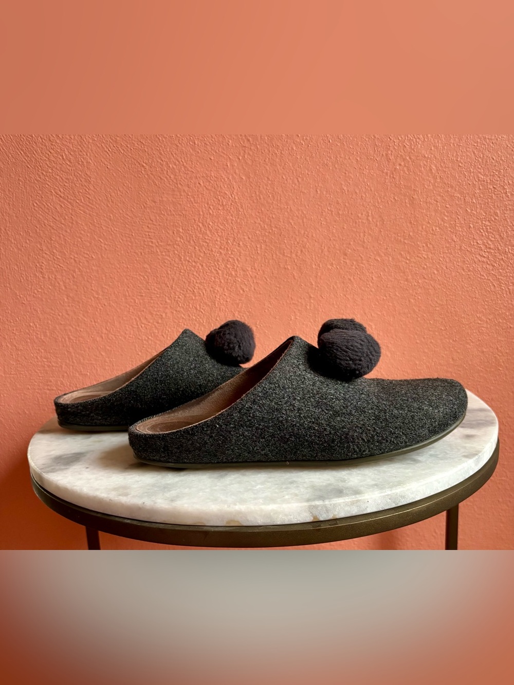 Fitflop Women’s Black Felt Pom-Pom Slide Slippers